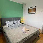 Terrace Balcony Downtown Delight Old Town Oasis Center Universitate Square Old Town Apartment *