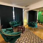 Apartment Terrace Balcony Downtown Delight Old Town Oasis Center Universitate Square Old Town Bukarest