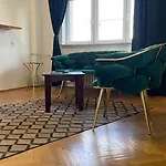 Terrace Balcony Downtown Delight Old Town Oasis Center Universitate Square Old Town Apartment *
