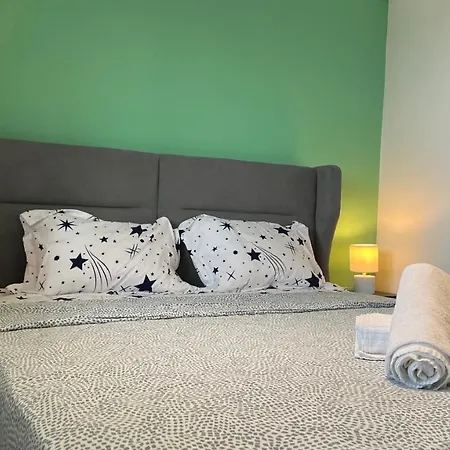 Terrace Balcony Downtown Delight Old Town Oasis Center Universitate Square Old Town アパート ブカレスト