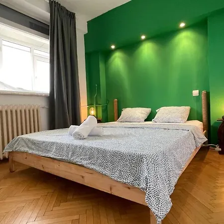 Terrace Balcony Downtown Delight Old Town Oasis Center Universitate Square Old Town アパート ブカレスト