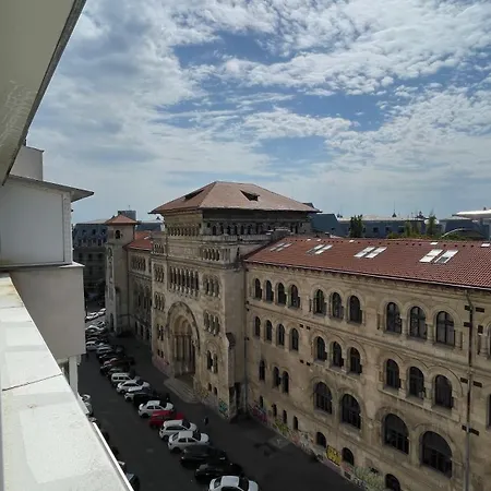 Terrace Balcony Downtown Delight Old Town Oasis Center Universitate Square Old Town Апартаменты *