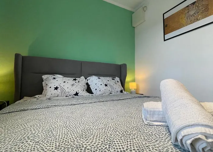 Terrace Balcony Downtown Delight Old Town Oasis Center Universitate Square Old Town بوخارست