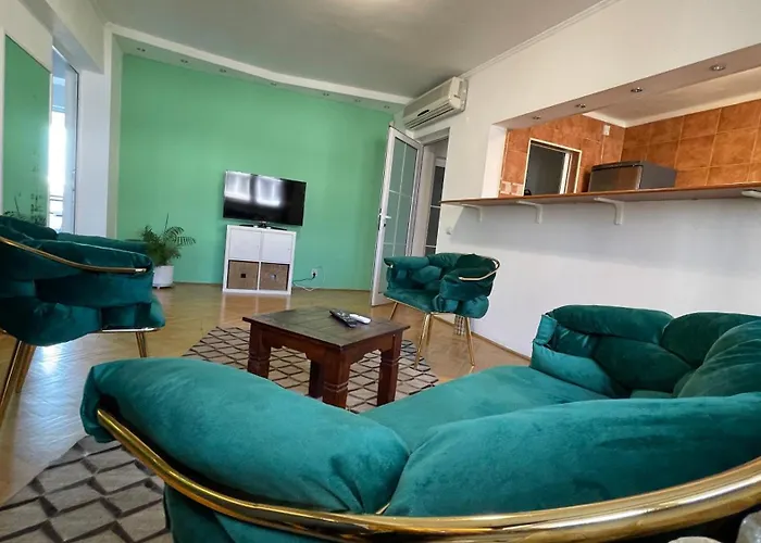 Terrace Balcony Downtown Delight Old Town Oasis Center Universitate Square Old Town Apartmán Bukurešť