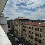 Terrace Balcony Downtown Delight Old Town Oasis Center Universitate Square Old Town Appartamento *