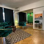Terrace Balcony Downtown Delight Old Town Oasis Center Universitate Square Old Town *